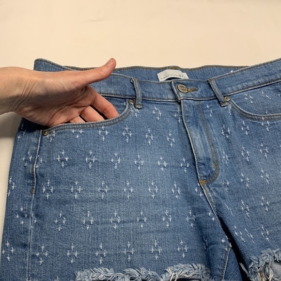 Ann Taylor Loft Blue Distressed Denim Jean Shorts Blue Wash Size 8/29 - Picture 4 of 13